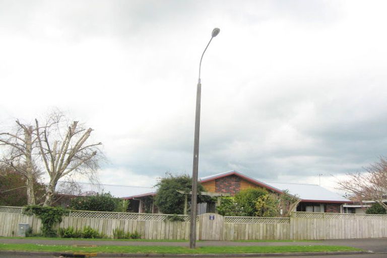 Photo of property in 17 Veale Road, Frankleigh Park, New Plymouth, 4310