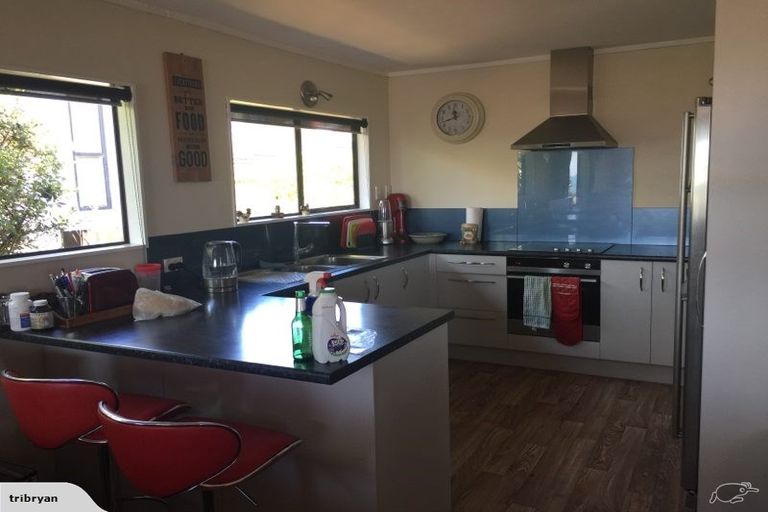 Photo of property in 14 Ngatira Place, Snells Beach, 0920