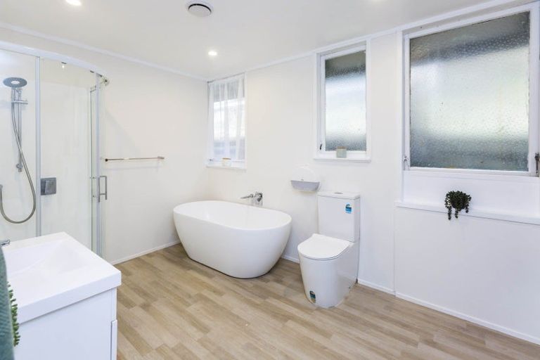 Photo of property in 33 Fraser Street, Wainuiomata, Lower Hutt, 5014