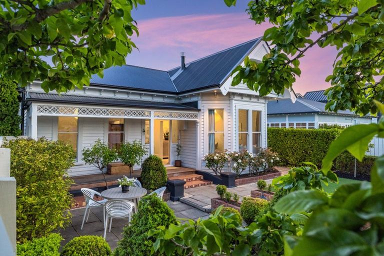 Photo of property in 54 Hawkesbury Avenue, St Albans, Christchurch, 8014