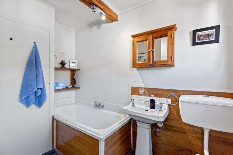 Photo of property in 124 Marine Drive, Diamond Harbour, Lyttelton, 8971