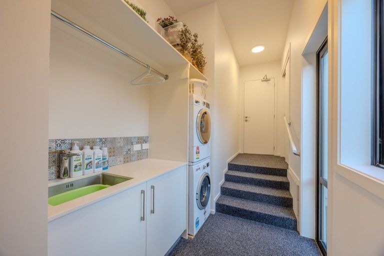 Photo of property in 5 Valley Crescent, Wanaka, 9305