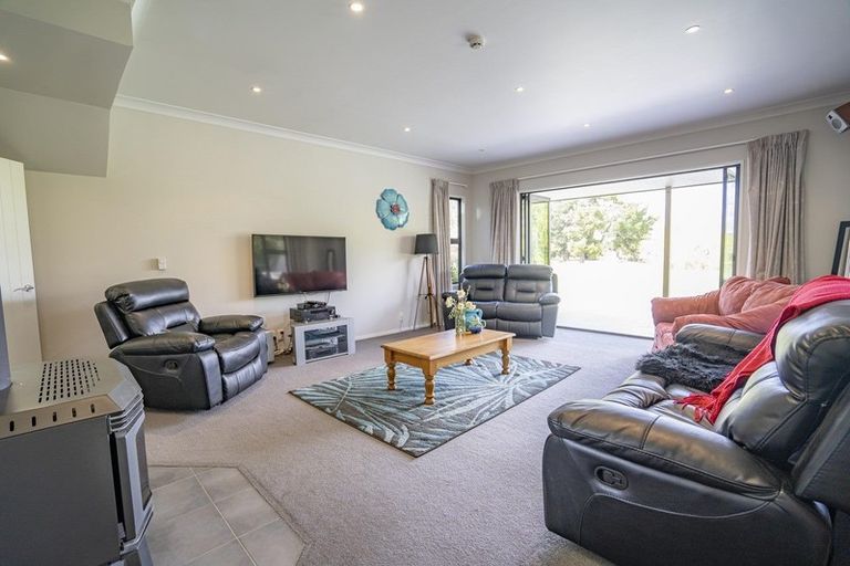 Photo of property in 28 Pisa Moorings Road, Mount Pisa, Cromwell, 9383