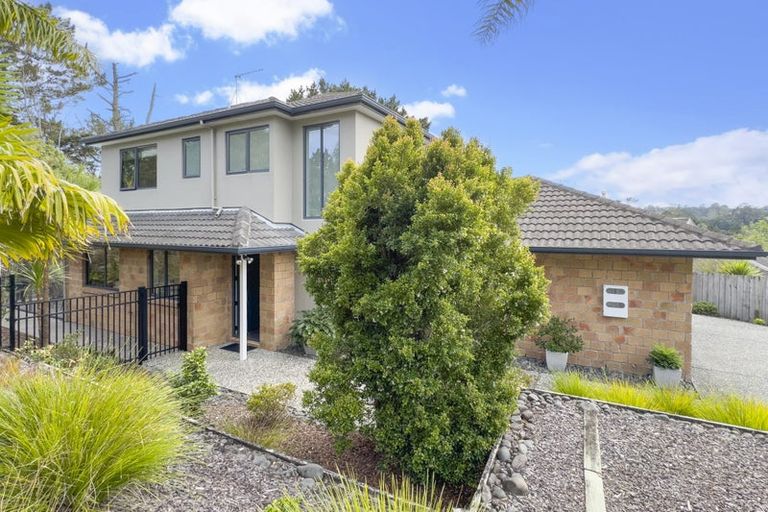 Photo of property in 11 Amber Glen, Albany, Auckland, 0632