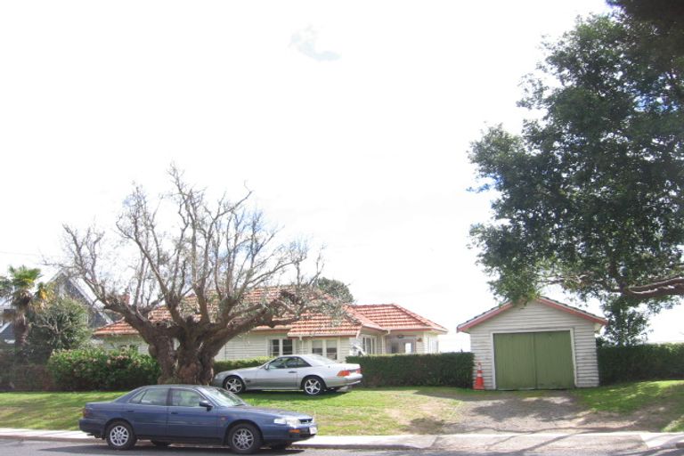 Photo of property in 83 Edgecumbe Road, Tauranga, 3110