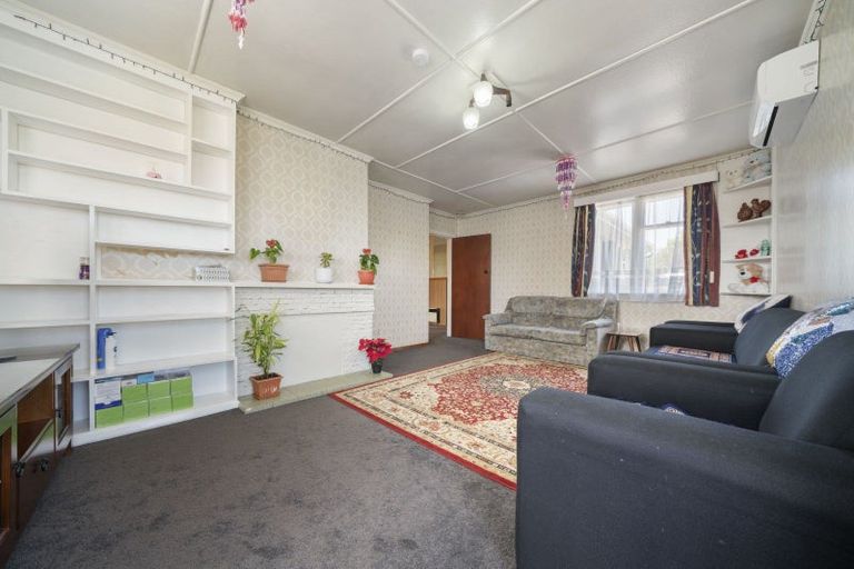 Photo of property in 14 Belfast Place, Roslyn, Palmerston North, 4414