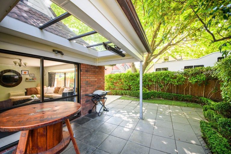 Photo of property in 35 Te Awe Awe Street, Hokowhitu, Palmerston North, 4410