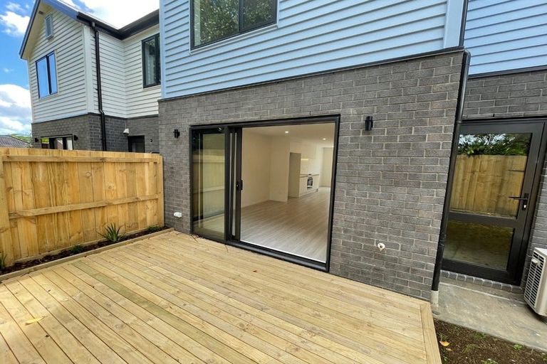 Photo of property in 8b Roys Road, Weymouth, Auckland, 2103