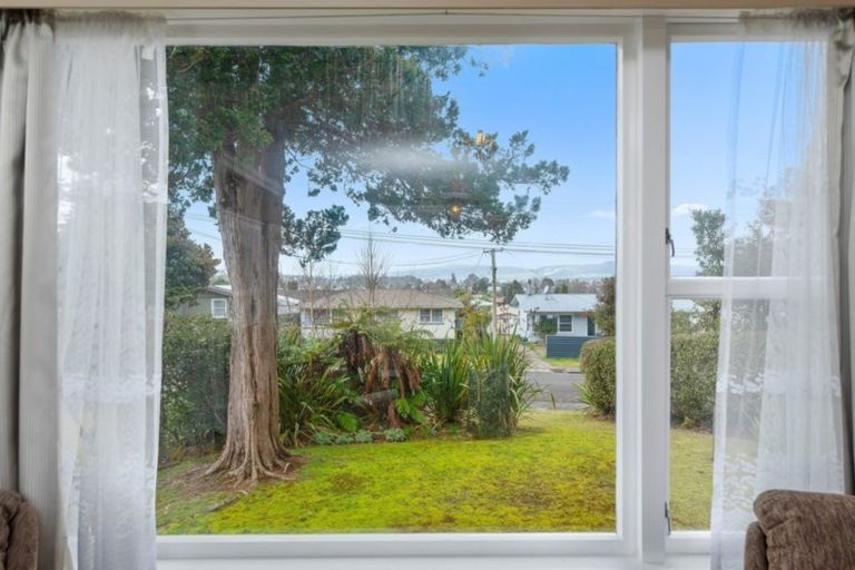 Photo of property in 2 Teal Place, Selwyn Heights, Rotorua, 3015