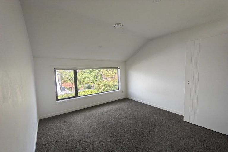 Photo of property in 22d Dallinghoe Crescent, Milford, Auckland, 0620