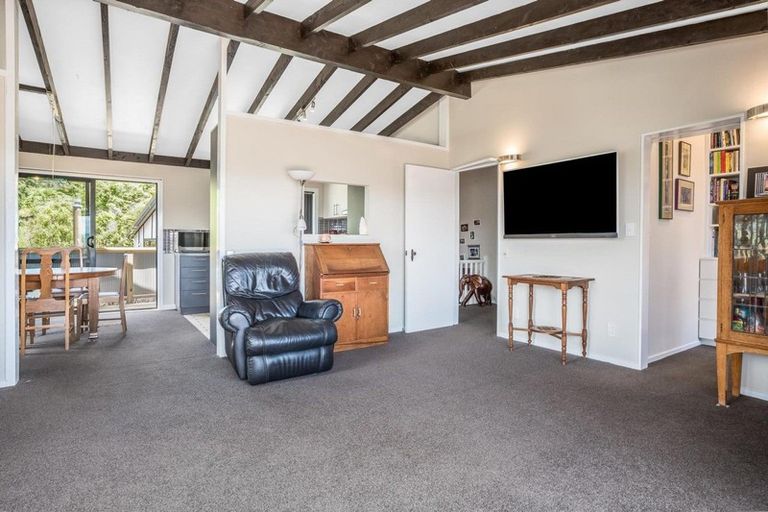 Photo of property in 2 Mizzen Place, Whitby, Porirua, 5024