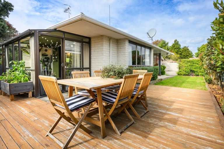 Photo of property in 83 Shamrock Street, Takaro, Palmerston North, 4412