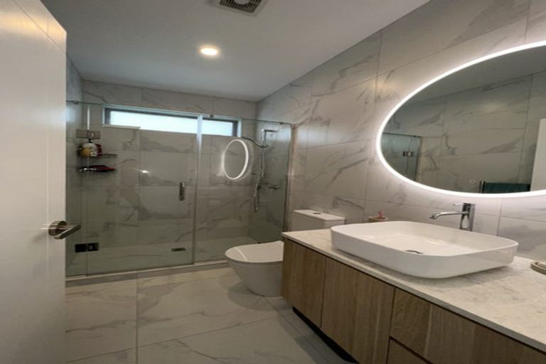 Photo of property in 35c Corunna Road, Milford, Auckland, 0620