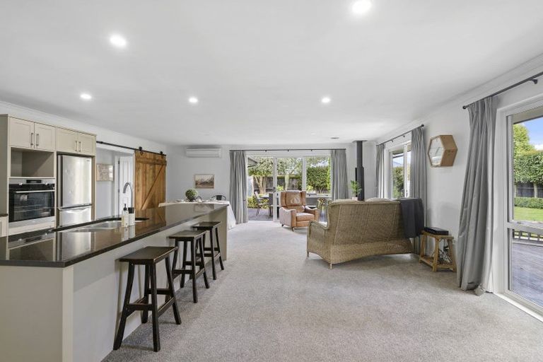 Photo of property in 18 Hampstead Close, Rangiora, 7400