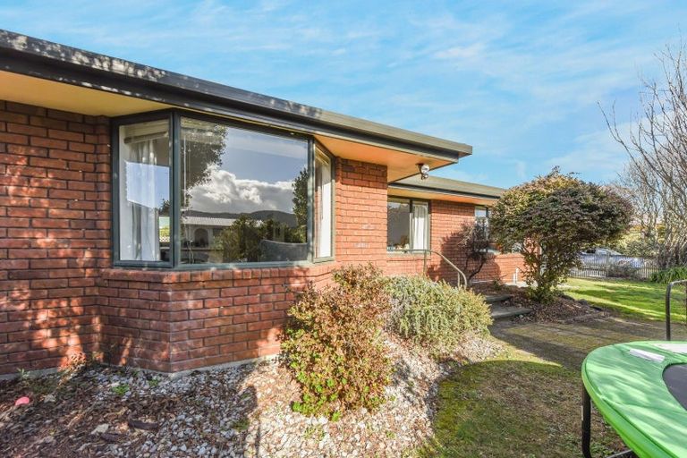 Photo of property in 2 Harcourt Place, Wakefield, 7025