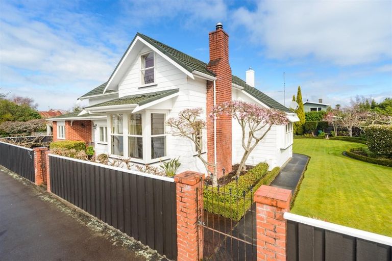 Photo of property in 23 Follett Street, Marton, 4710