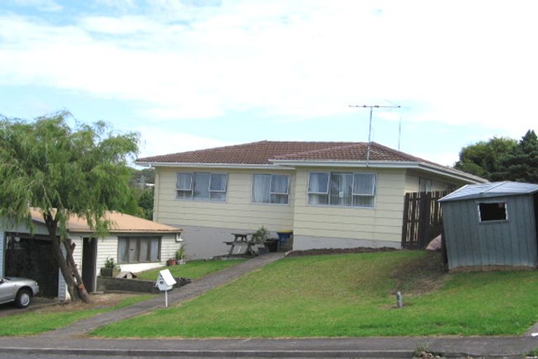 Photo of property in 26 Cedar Heights Avenue, Massey, Auckland, 0614