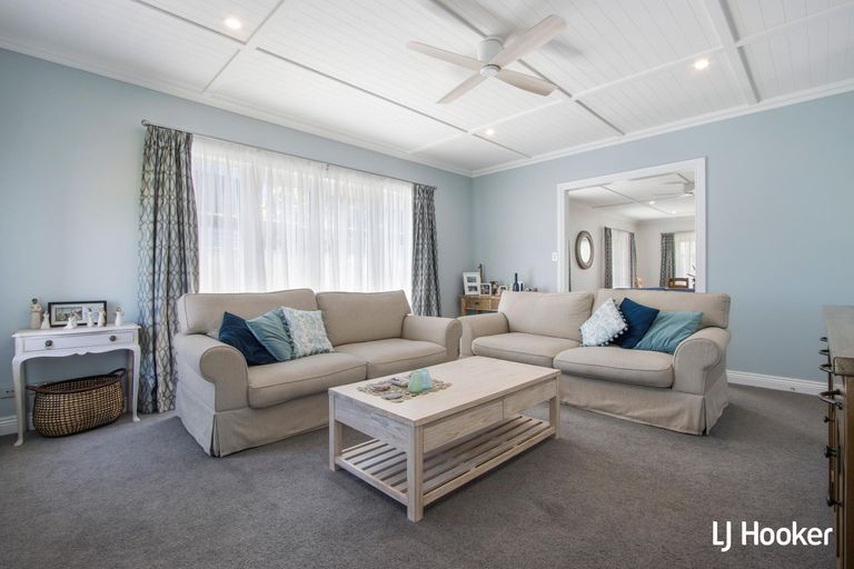 Photo of property in 30 Papaunahi Road, Bowentown, Waihi Beach, 3177