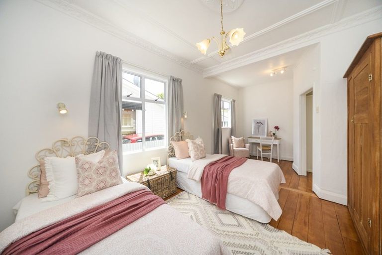 Photo of property in 15 Kowhai Avenue, Takaro, Palmerston North, 4410