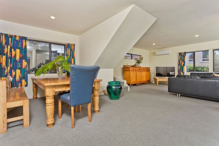 Photo of property in 12/37 Fields Parade, Oteha, Auckland, 0632