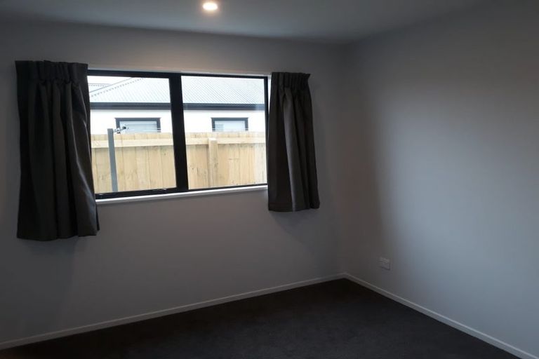 Photo of property in 16 Perendale Street, Belfast, Christchurch, 8051