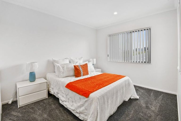 Photo of property in 10 Ambedkar Way, Pukekohe, 2120