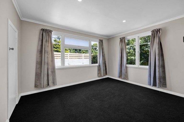 Photo of property in 1/9 Tarahua Road, Vogeltown, New Plymouth, 4310