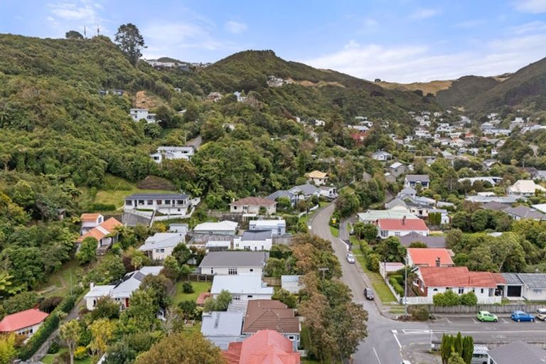 Photo of property in 21 Chamberlain Road, Karori, Wellington, 6012
