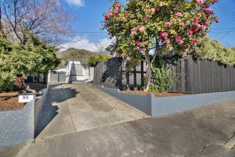 Photo of property in 95 Tipahi Street, Nelson South, Nelson, 7010