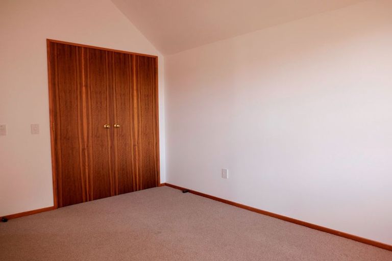 Photo of property in 10 Edgewater Street, Waikanae, 5036