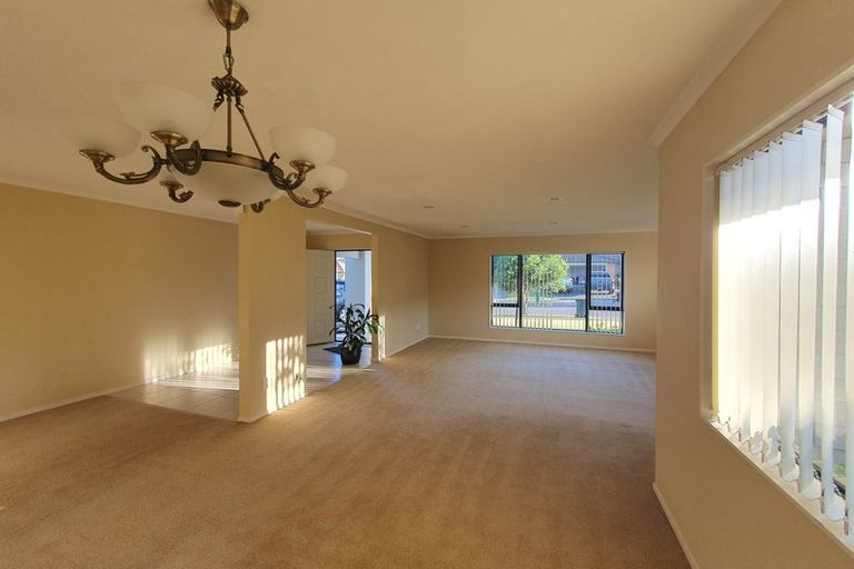 Photo of property in 14 Shankill Place, East Tamaki, Auckland, 2013