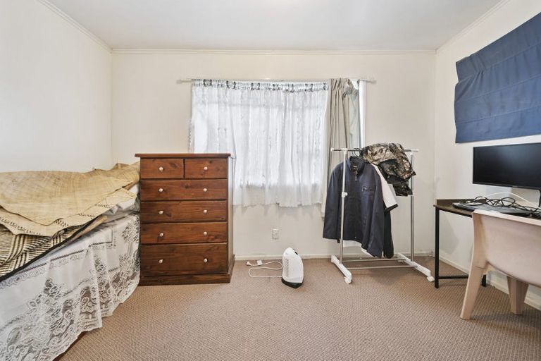 Photo of property in 4 Grande Vue Road, Papatoetoe, Auckland, 2025