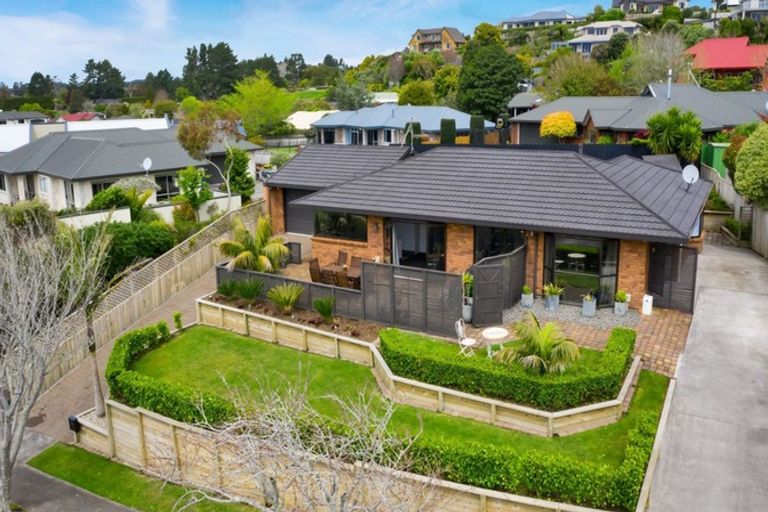 Photo of property in 6 Ashmore Drive, Frankleigh Park, New Plymouth, 4310