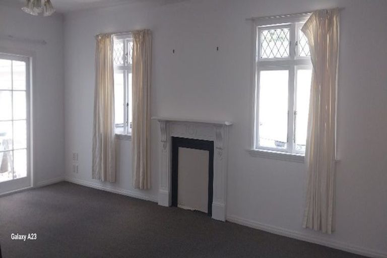 Photo of property in 22 Riddlers Crescent, Petone, Lower Hutt, 5012