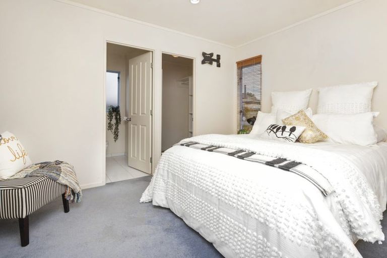 Photo of property in 14 Albizia Avenue, Henderson, Auckland, 0612