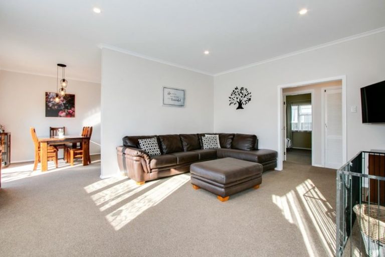 Photo of property in 915 Churchill Street, Akina, Hastings, 4122