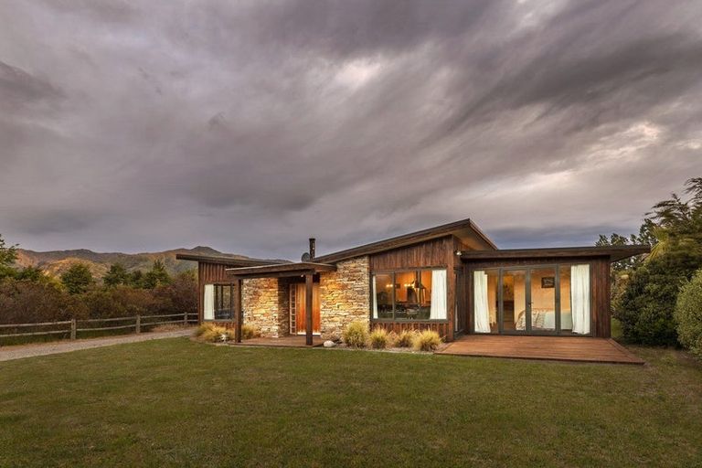 Photo of property in 78 Nichol Street, Lake Hawea, 9382