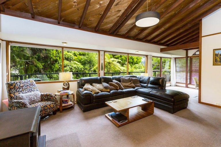 Photo of property in 24 Freemans Way, Pinehaven, Upper Hutt, 5019