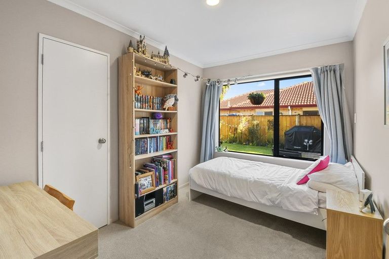 Photo of property in 6 Croftview Road, Wattle Downs, Auckland, 2103