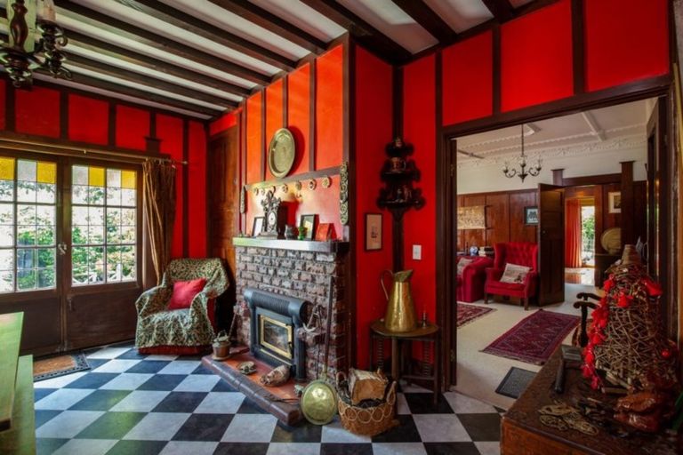 Photo of property in 33 Fitzroy Road, Fitzroy, New Plymouth, 4312