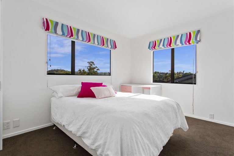 Photo of property in 2/121 Forrest Hill Road, Forrest Hill, Auckland, 0620