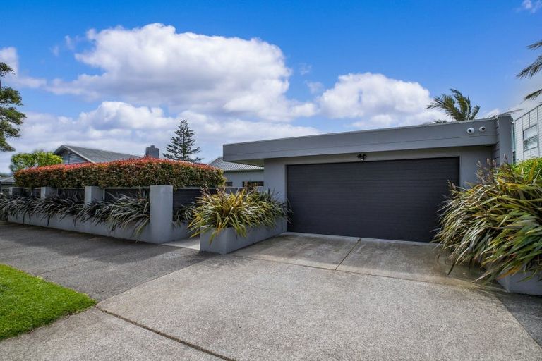 Photo of property in 51 St Michaels Avenue, Point Chevalier, Auckland, 1022