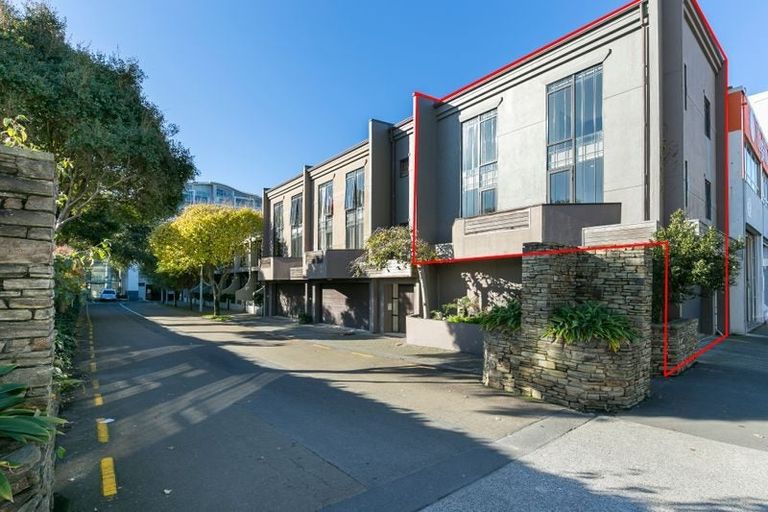 Photo of property in Mendosa Terraces Apartments, 31/9 Ebor Street, Te Aro, Wellington, 6011