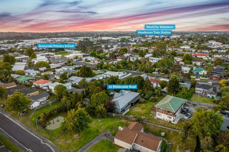 Photo of property in 16 Ribblesdale Road, Henderson, Auckland, 0612