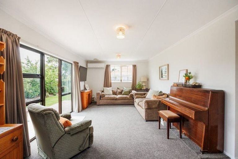 Photo of property in 920 Tremaine Avenue, Roslyn, Palmerston North, 4414
