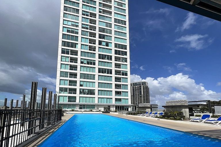 Photo of property in Sentinel Apartments, 1705/3 Northcroft Street, Takapuna, Auckland, 0622