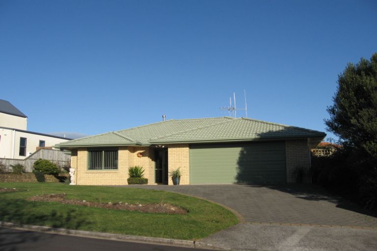 Photo of property in 6 Burleigh Place, Rototuna, Hamilton, 3210