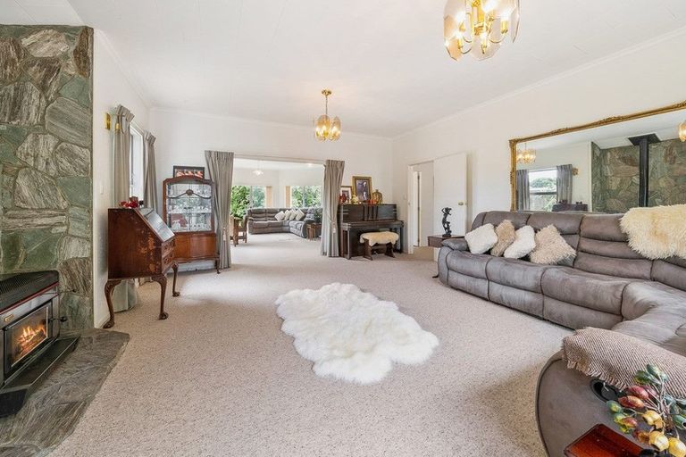 Photo of property in 307 Te Moana Road, Waikanae, 5036