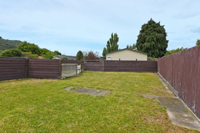 Photo of property in 100 Gibbons Street, Ebdentown, Upper Hutt, 5018