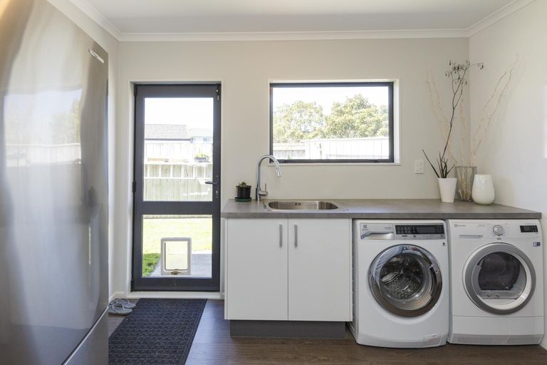 Photo of property in 32 Washington Parade, Milson, Palmerston North, 4414